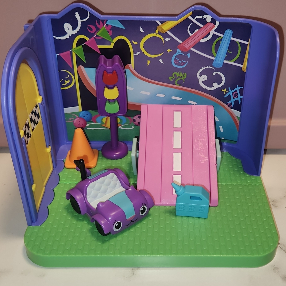 Gabby's Dollhouse Playset with Car and Accessories